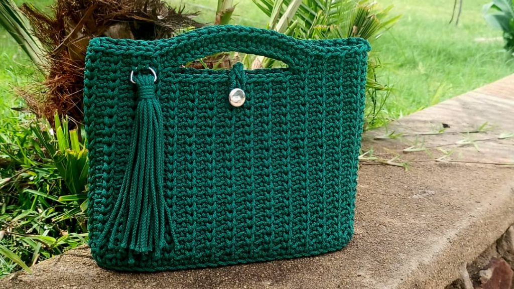Crochet a handbag
