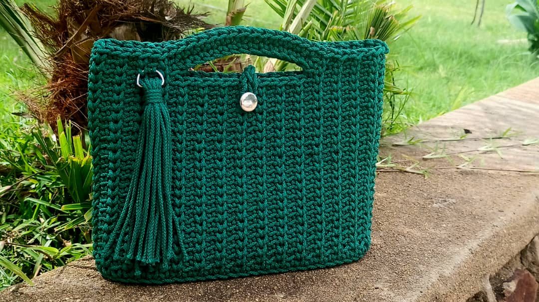 Forest Green Classic crochet bag pattern